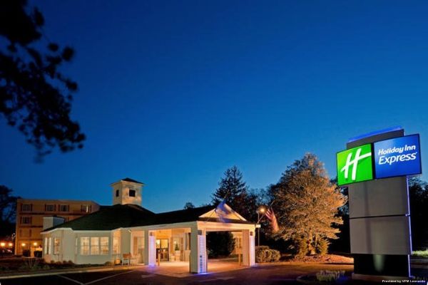 Holiday Inn Express WEST ATLANTIC CITY (Cardiff)